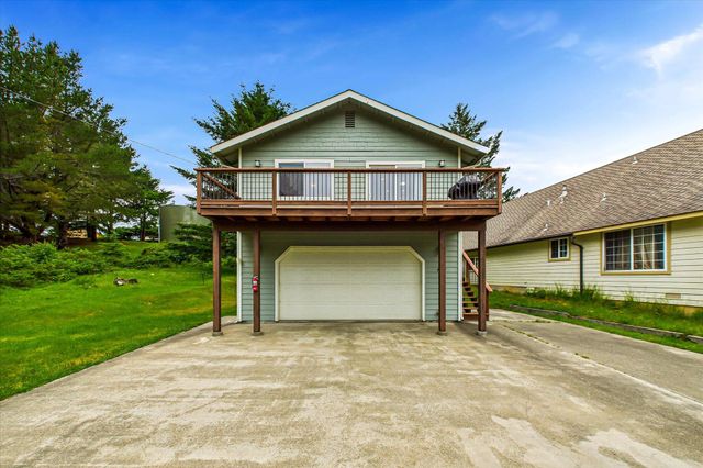 8989 Shelter Cove Road, Shelter Cove, CA 95589