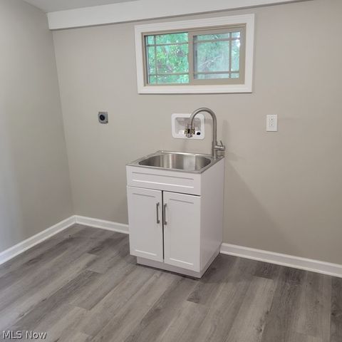 2663 W 28th Place, Cleveland, OH 44113