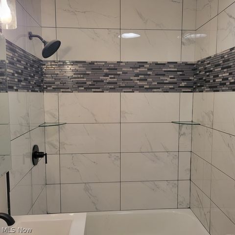 2663 W 28th Place, Cleveland, OH 44113