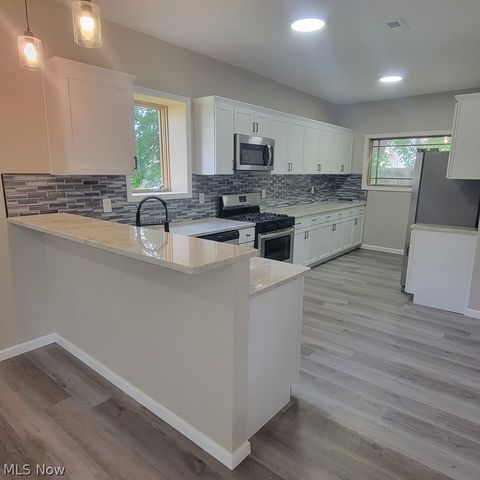 2663 W 28th Place, Cleveland, OH 44113