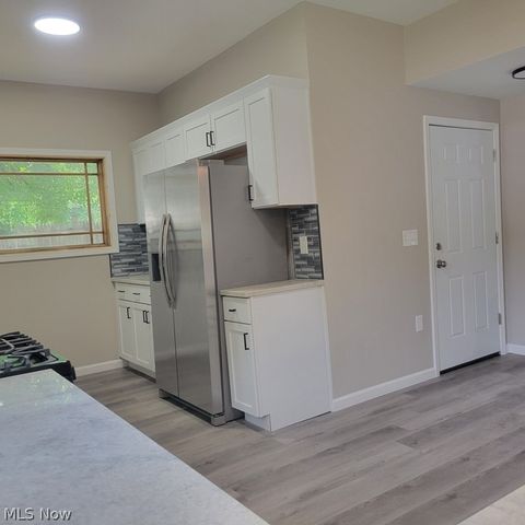 2663 W 28th Place, Cleveland, OH 44113