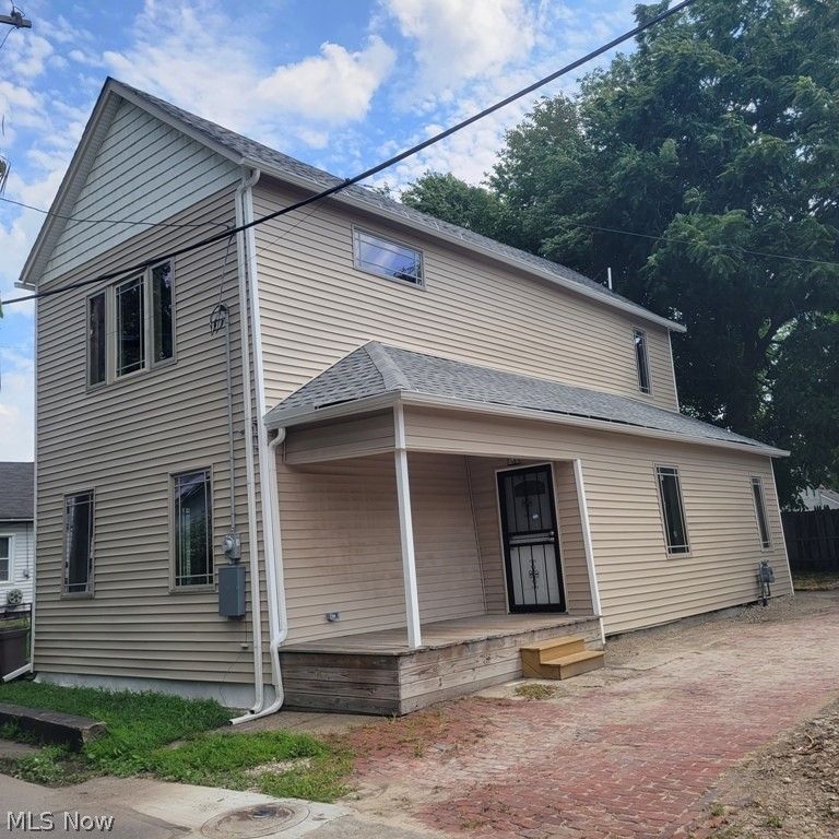 2663 W 28th Place, Cleveland, OH 44113
