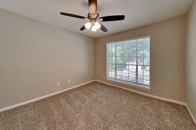 823 Portsmouth Drive, Pearland, TX 77584