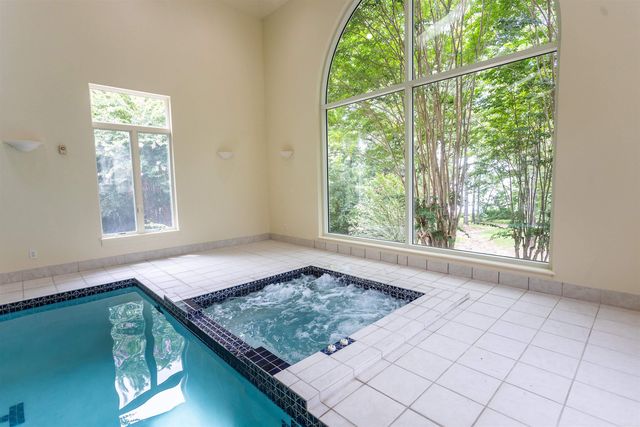 1686 Marina Road, Russellville, AR 72802