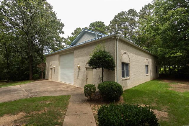 1686 Marina Road, Russellville, AR 72802