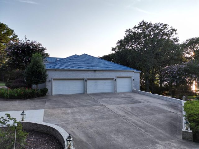 1686 Marina Road, Russellville, AR 72802