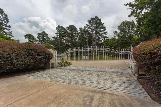 1686 Marina Road, Russellville, AR 72802