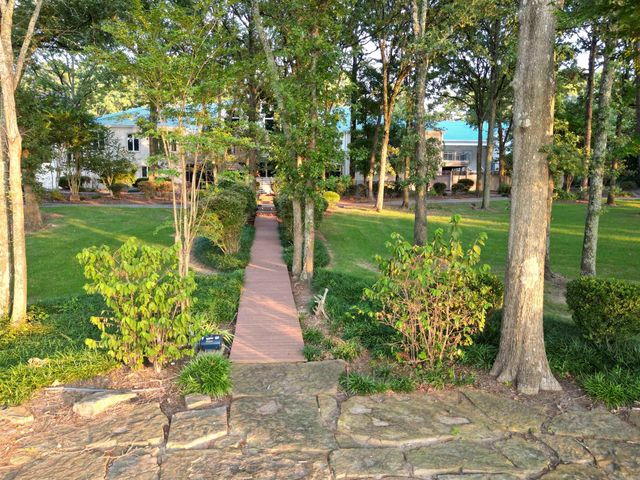 1686 Marina Road, Russellville, AR 72802