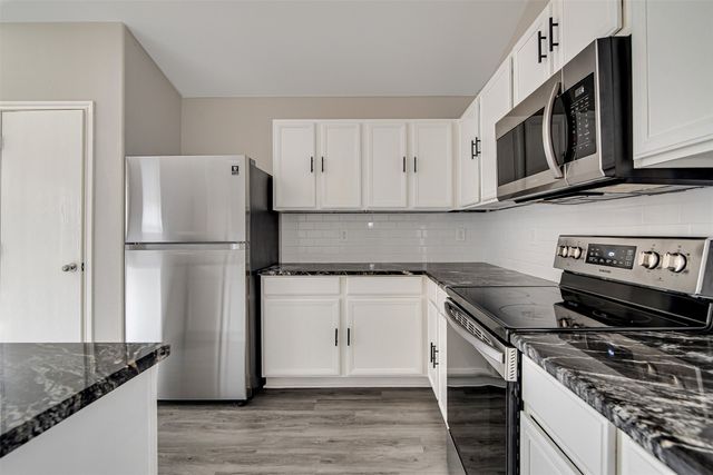 596 Creekbend Street, Crowley, TX 76036