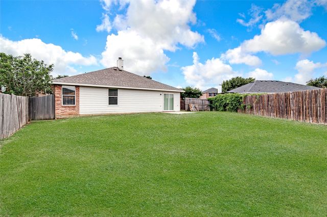 596 Creekbend Street, Crowley, TX 76036