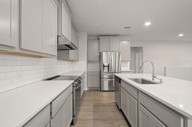 601 Platinum LN, Liberty Hill, TX 78642