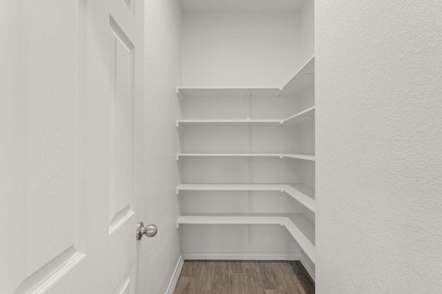 601 Platinum LN, Liberty Hill, TX 78642