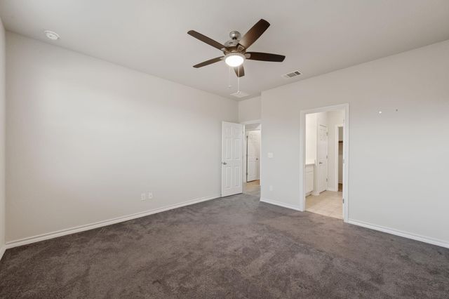 601 Platinum LN, Liberty Hill, TX 78642