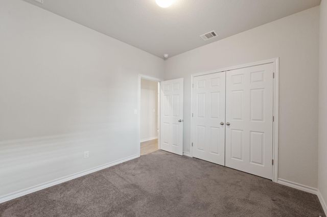 601 Platinum LN, Liberty Hill, TX 78642