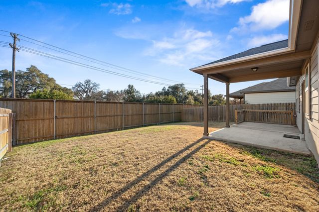 601 Platinum LN, Liberty Hill, TX 78642