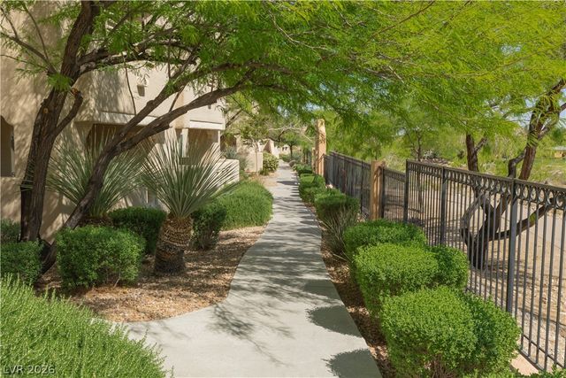 1909 Villa Palms Court 110, Las Vegas, NV 89128