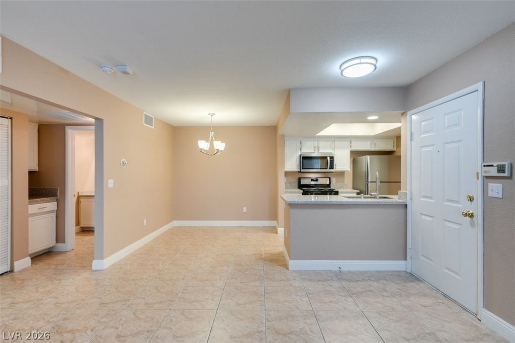 Image 3 of property listing at 1909 Villa Palms Court 110, Las Vegas, NV 89128