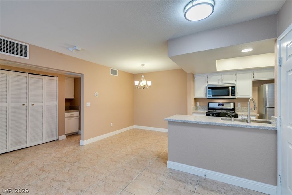 Image 5 of property listing at 1909 Villa Palms Court 110, Las Vegas, NV 89128