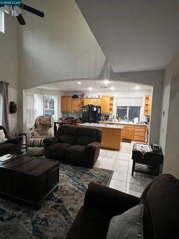 4045 Galenez Way, Antioch, CA 94531