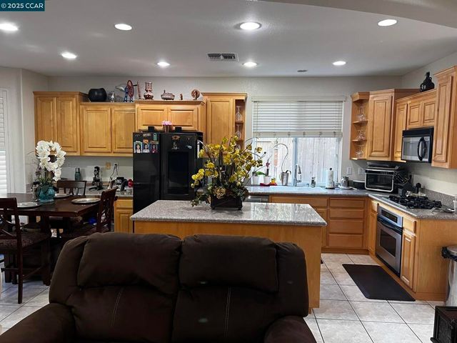 4045 Galenez Way, Antioch, CA 94531