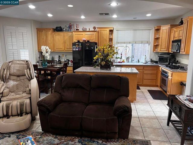 4045 Galenez Way, Antioch, CA 94531