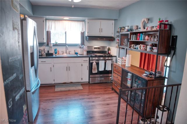 33298 Lake Road, Avon Lake, OH 44012