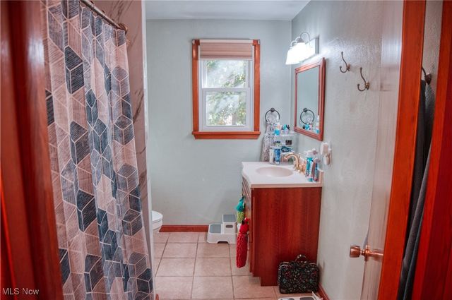 33298 Lake Road, Avon Lake, OH 44012