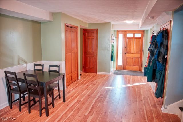 33298 Lake Road, Avon Lake, OH 44012