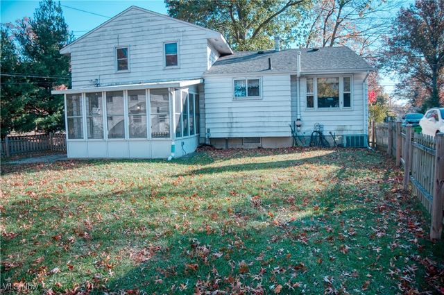 33298 Lake Road, Avon Lake, OH 44012