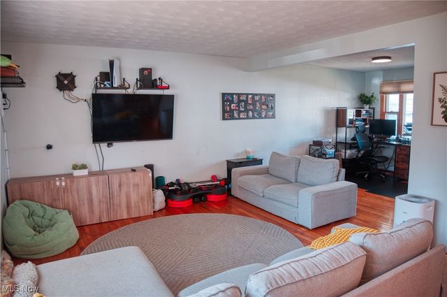 33298 Lake Road, Avon Lake, OH 44012