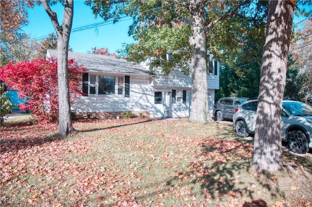 33298 Lake Road, Avon Lake, OH 44012