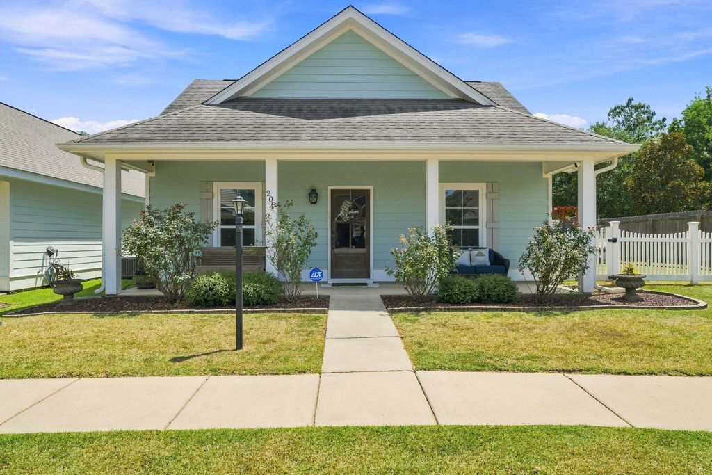 208 Legacy Blvd., Hattiesburg, MS 39402