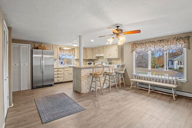 78 2nd Island Road, Webster, MA 01570