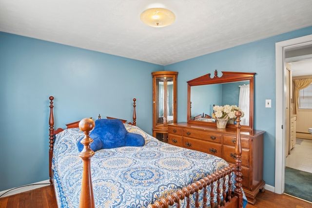 78 2nd Island Road, Webster, MA 01570