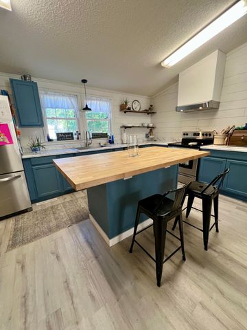 586 Scuffletown Road, Ruffin, SC 29475