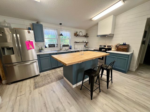 586 Scuffletown Road, Ruffin, SC 29475