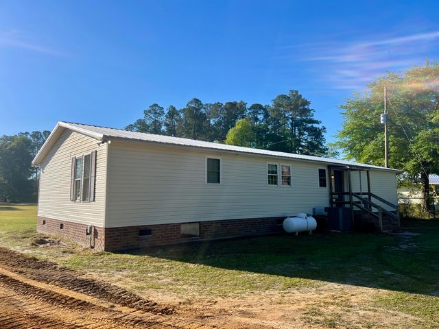 586 Scuffletown Road, Ruffin, SC 29475