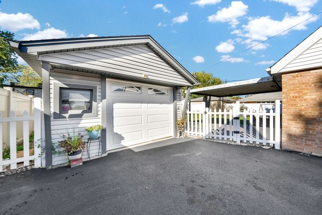 8912 Windsor Lane, Bridgeview, IL 60455