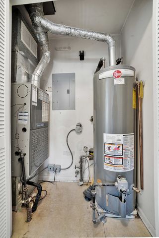 8912 Windsor Lane, Bridgeview, IL 60455