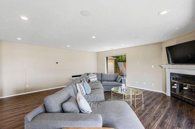 7009 Pala Mesa Court NE, Albuquerque, NM 87111