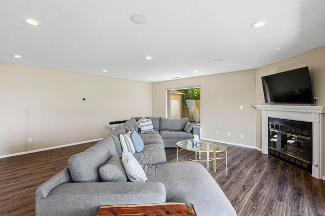 7009 Pala Mesa Court NE, Albuquerque, NM 87111