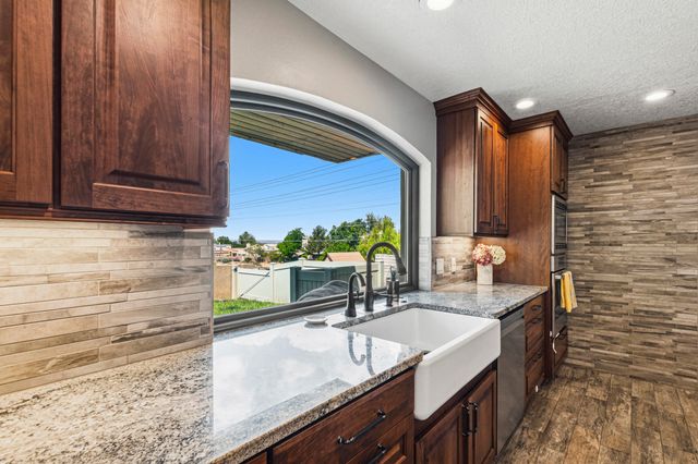 7009 Pala Mesa Court NE, Albuquerque, NM 87111