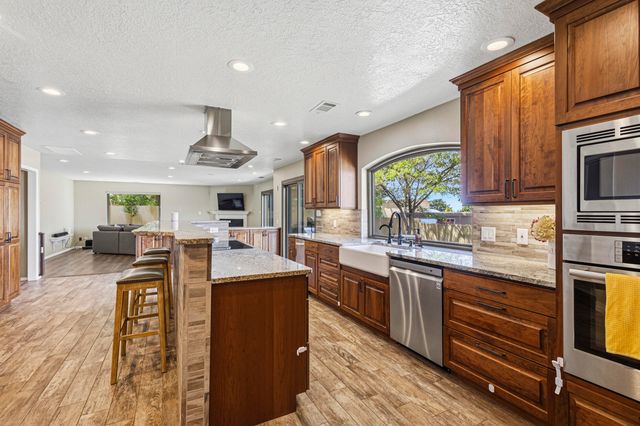 7009 Pala Mesa Court NE, Albuquerque, NM 87111