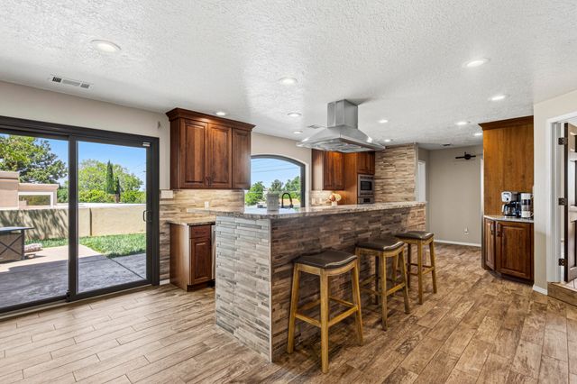 7009 Pala Mesa Court NE, Albuquerque, NM 87111