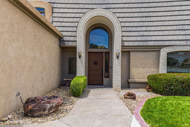 7009 Pala Mesa Court NE, Albuquerque, NM 87111