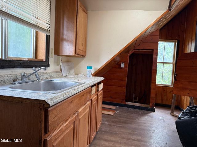 9 Leonard Place, Albany, NY 12202