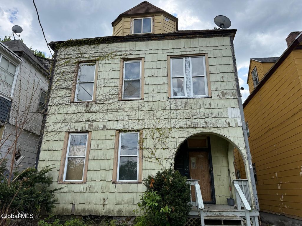 9 Leonard Place, Albany, NY 12202