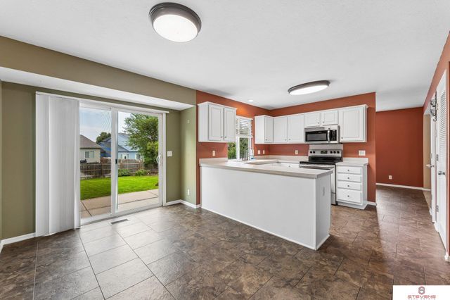 14460 Fowler Avenue, Omaha, NE 68116