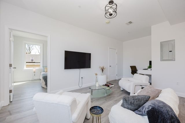 92-94 George St 203, Boston, MA 02119