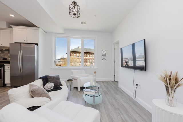 92-94 George St 203, Boston, MA 02119